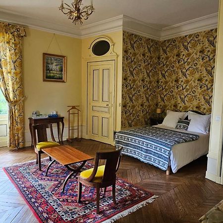 Château de Montpatey Couches Exterior foto