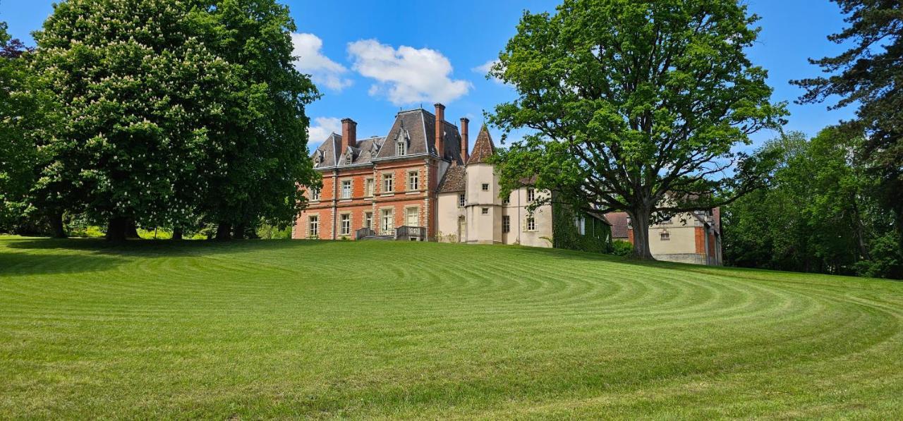 Château de Montpatey Couches Exterior foto