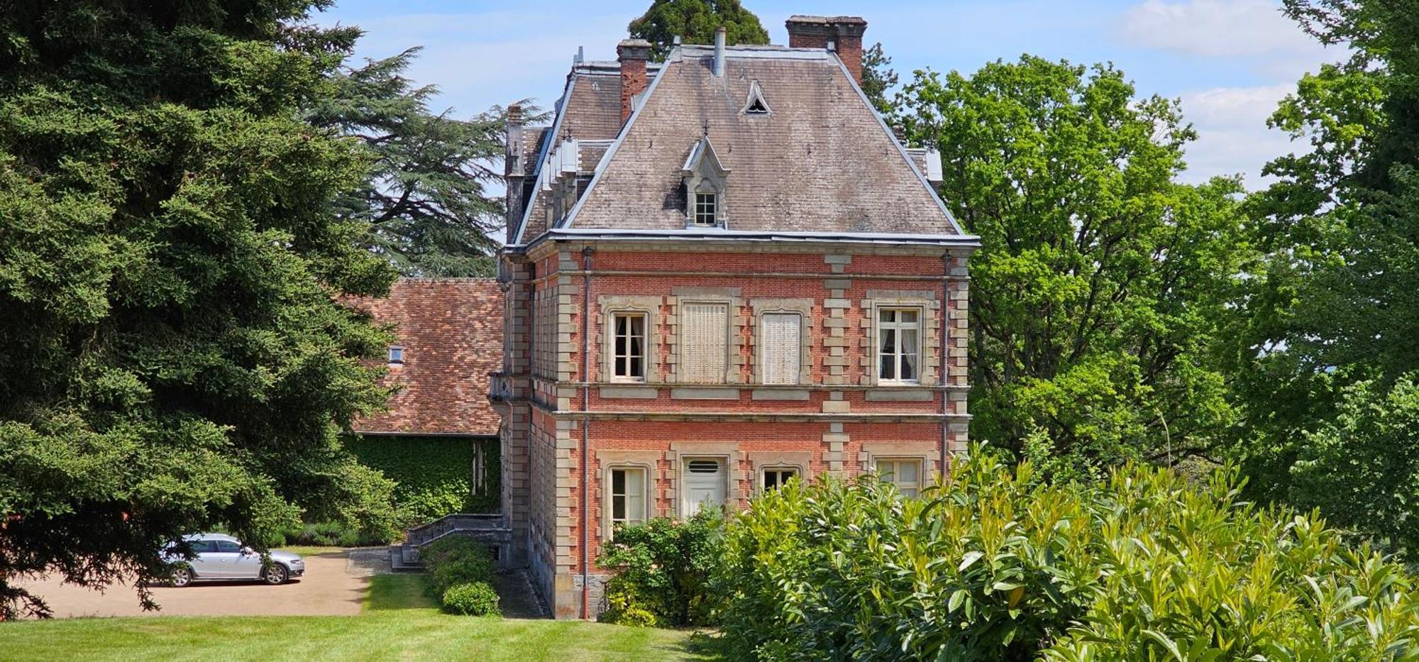 Château de Montpatey Couches Exterior foto