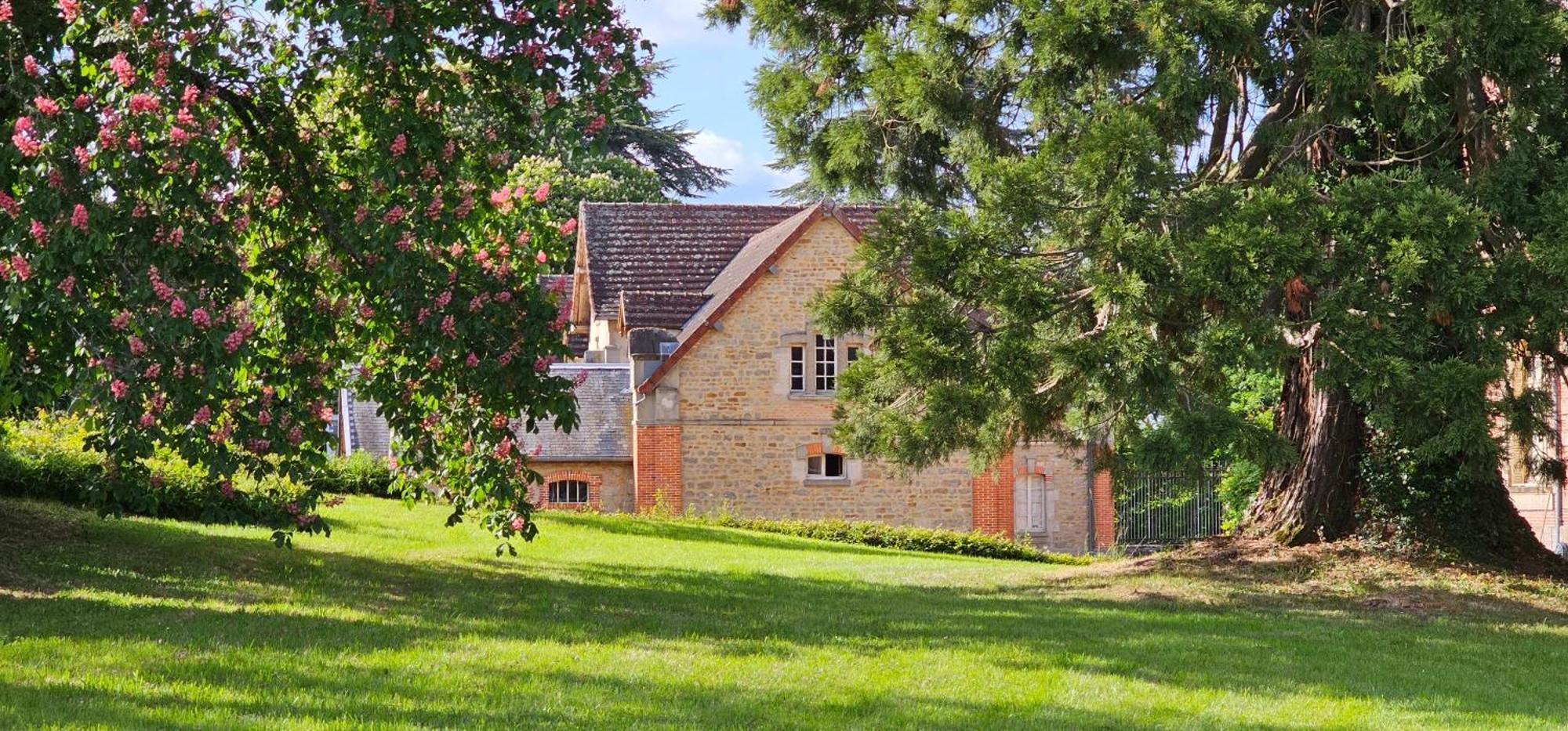 Château de Montpatey Couches Exterior foto